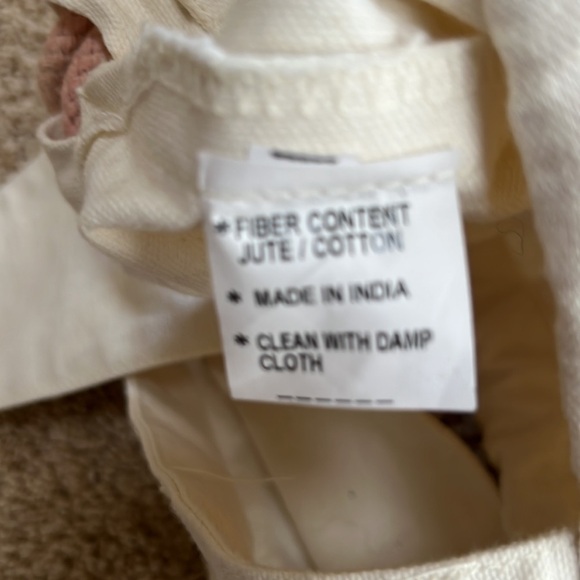 No brand off white canvas back pack with tie. - Picture 5 of 7